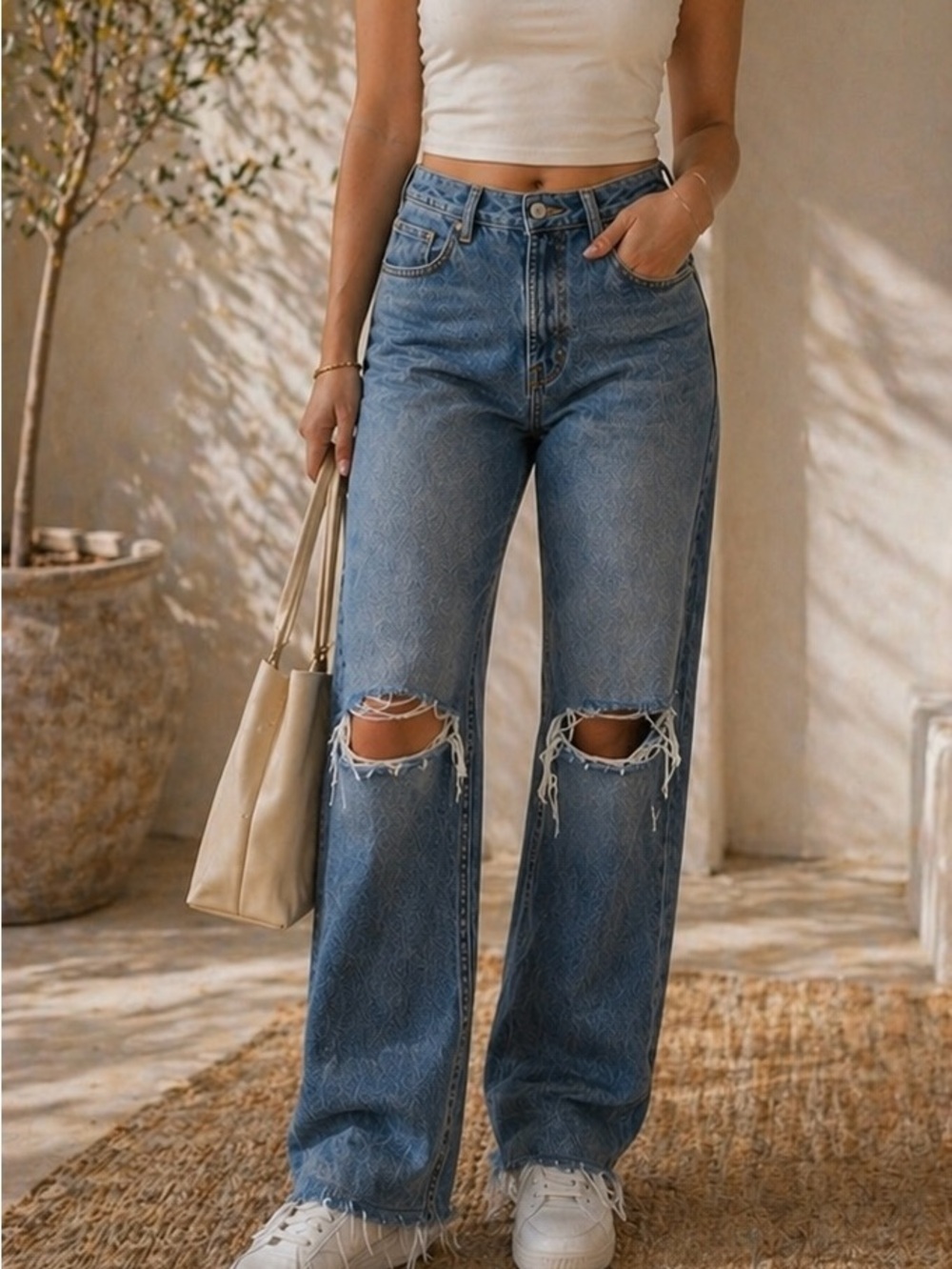 Women's ZARA Baggy Straight Leg Jeans Size 4 - Distressed Knee Rips, Trendy Fit